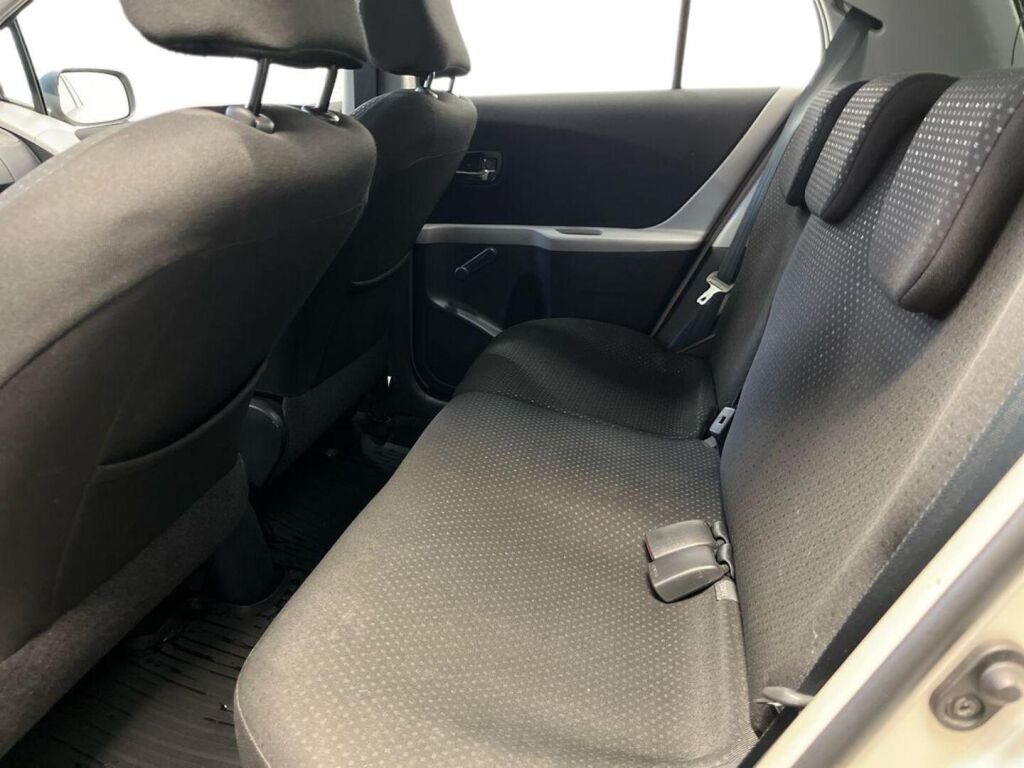 Toyota Yaris 2011 Hopea