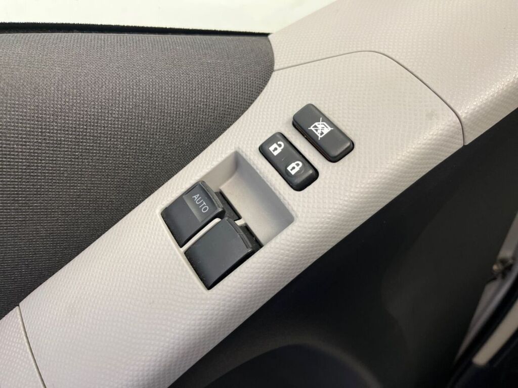 Toyota Yaris 2011 Hopea