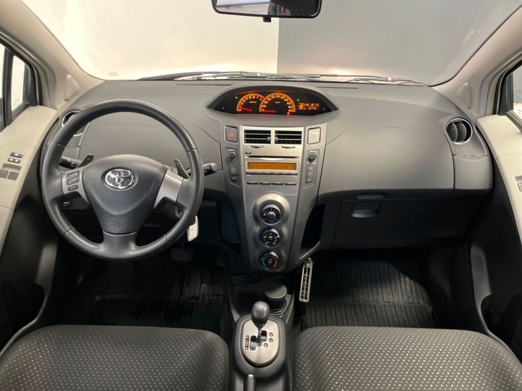 Toyota Yaris 2011 Hopea
