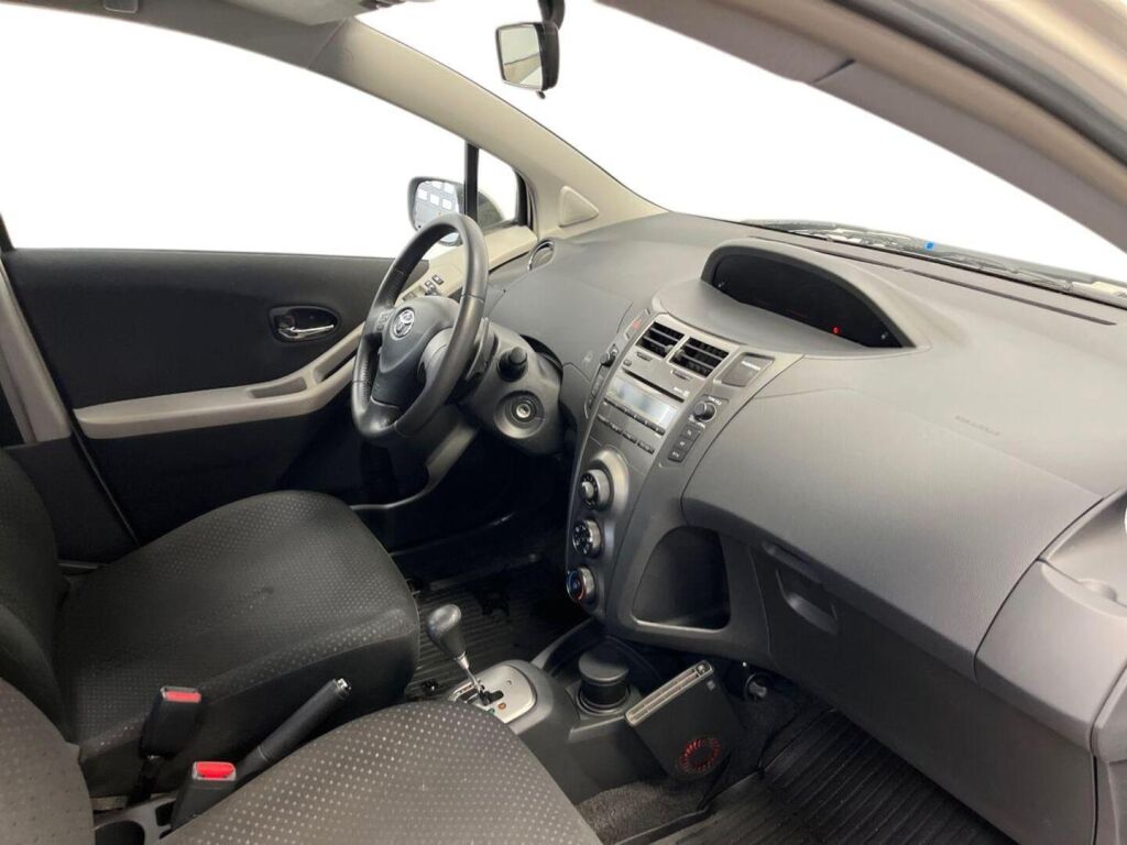 Toyota Yaris 2011 Hopea
