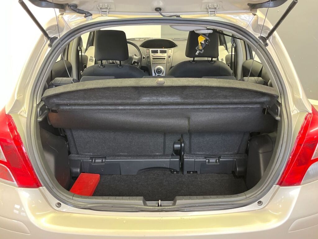 Toyota Yaris 2011 Hopea