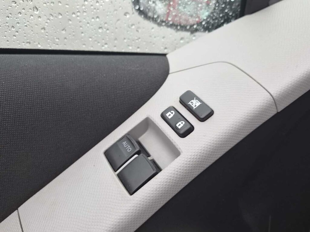 Toyota Yaris 2011 Hopea