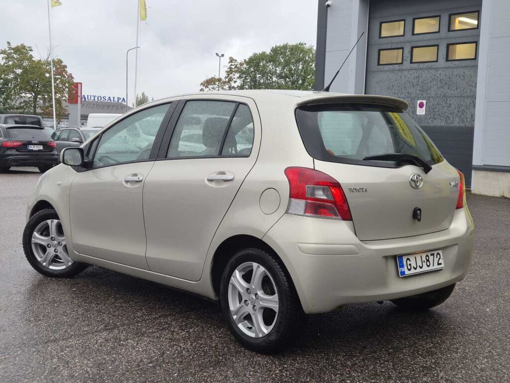 Toyota Yaris 2011 Hopea
