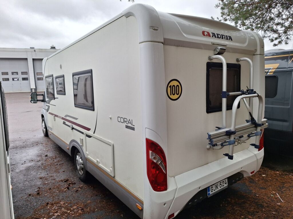 Adria CORAL PLUS 670 SLT 2011 Valkoinen