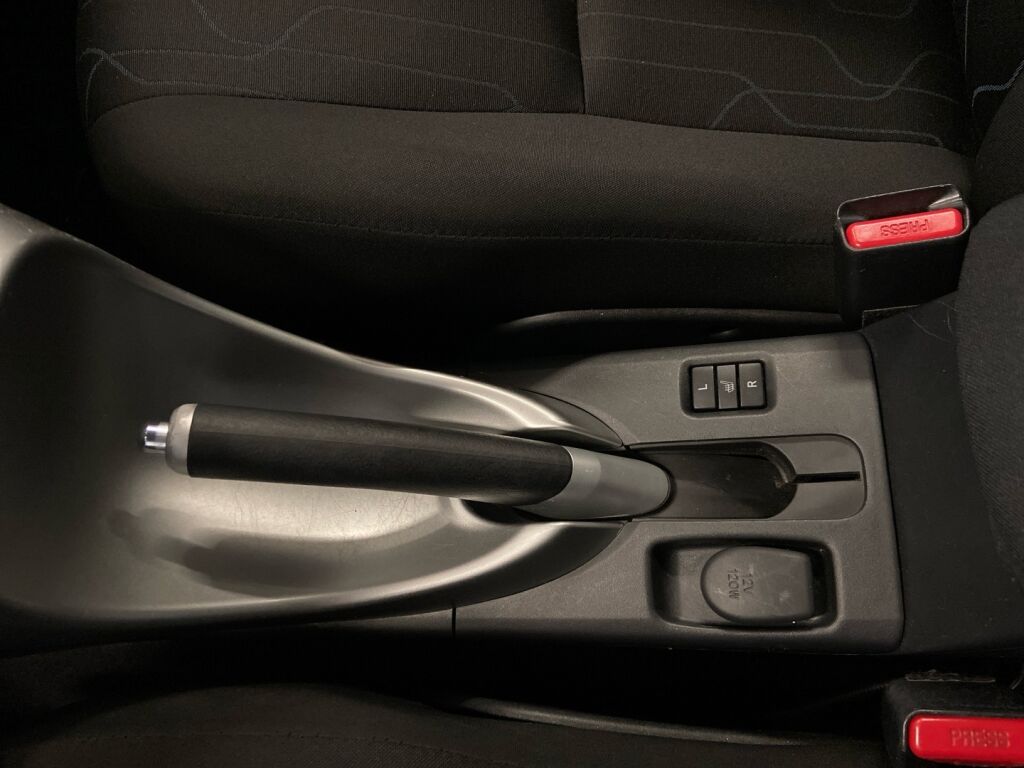 Toyota Auris 2011 Hopea