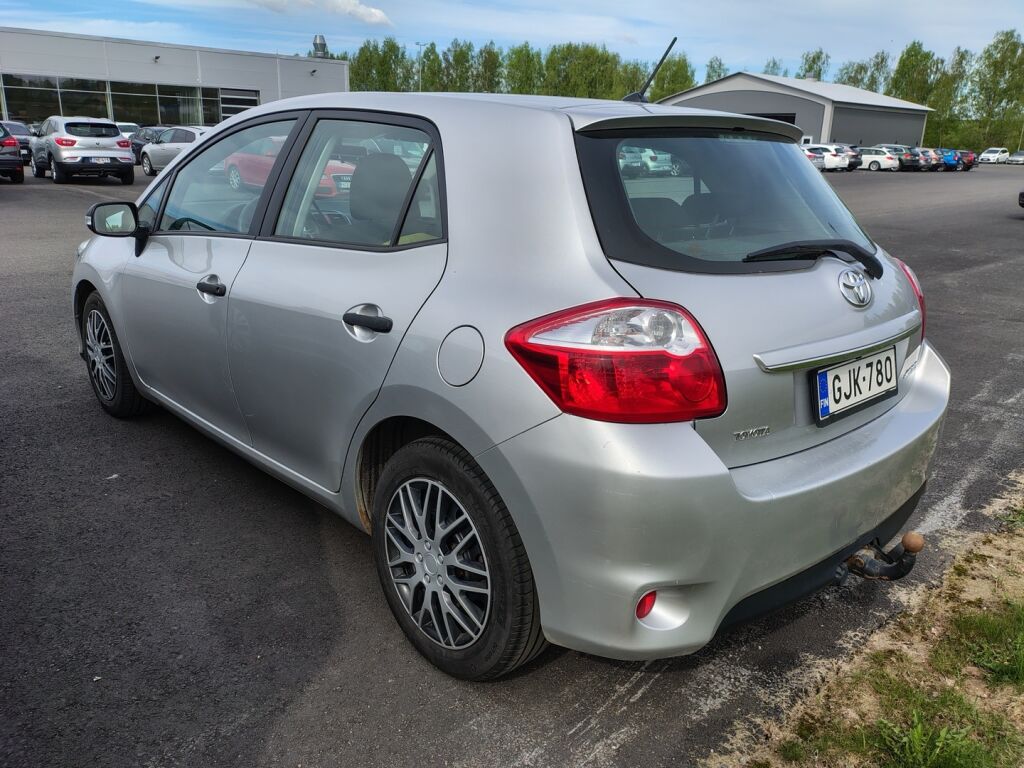 Toyota Auris 2011 Hopea