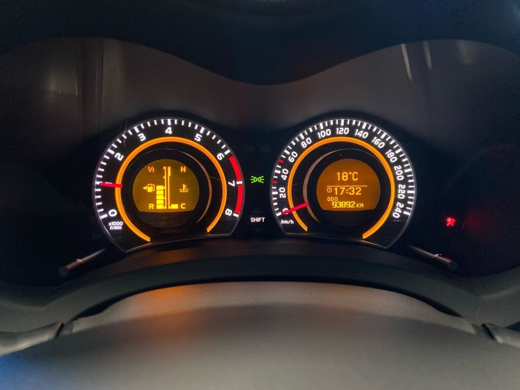 Toyota Auris 2011 Hopea