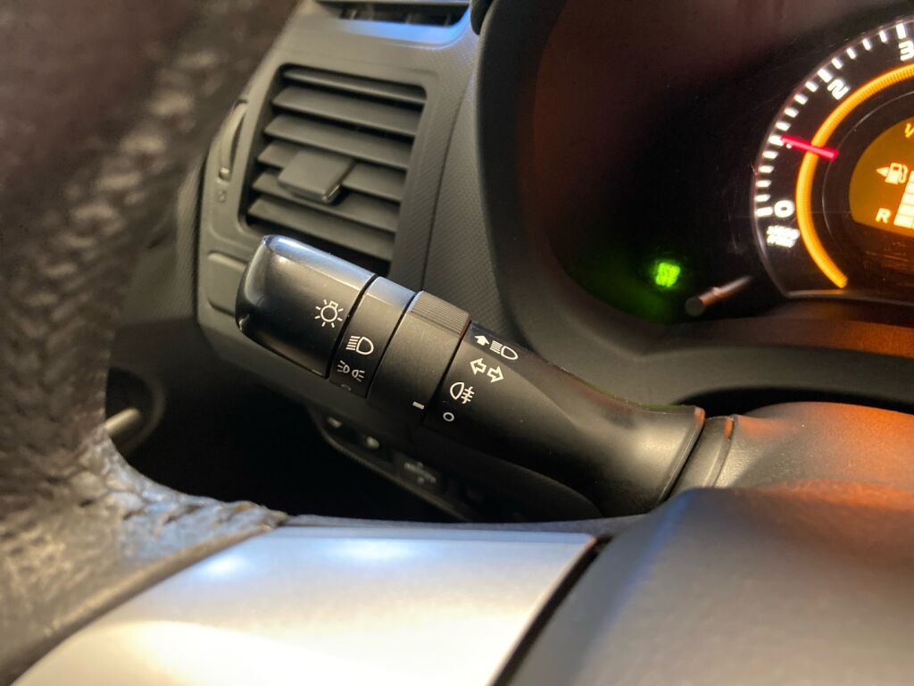 Toyota Auris 2011 Hopea
