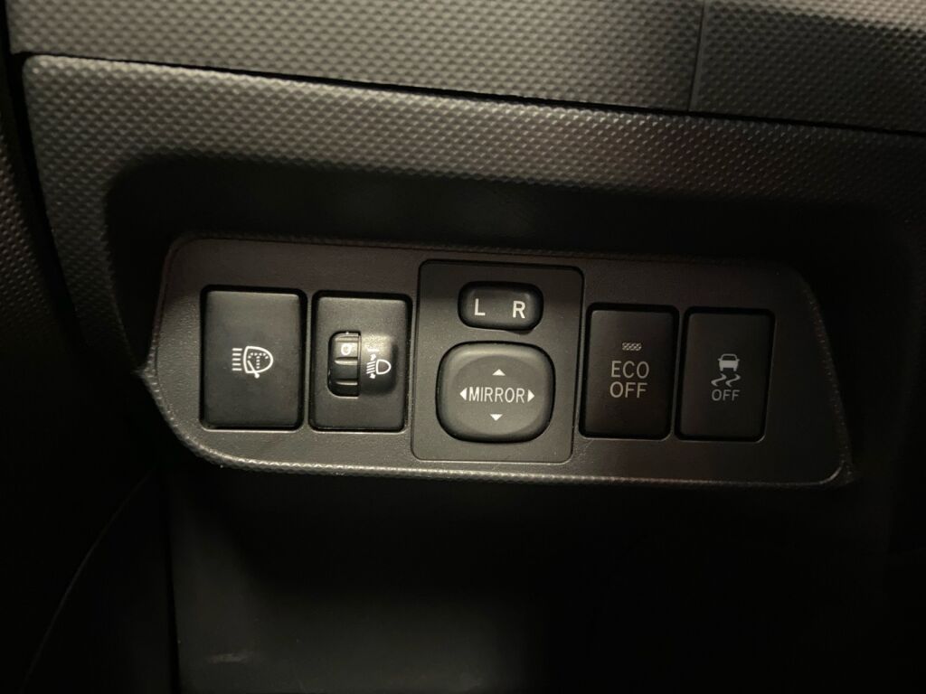 Toyota Auris 2011 Hopea