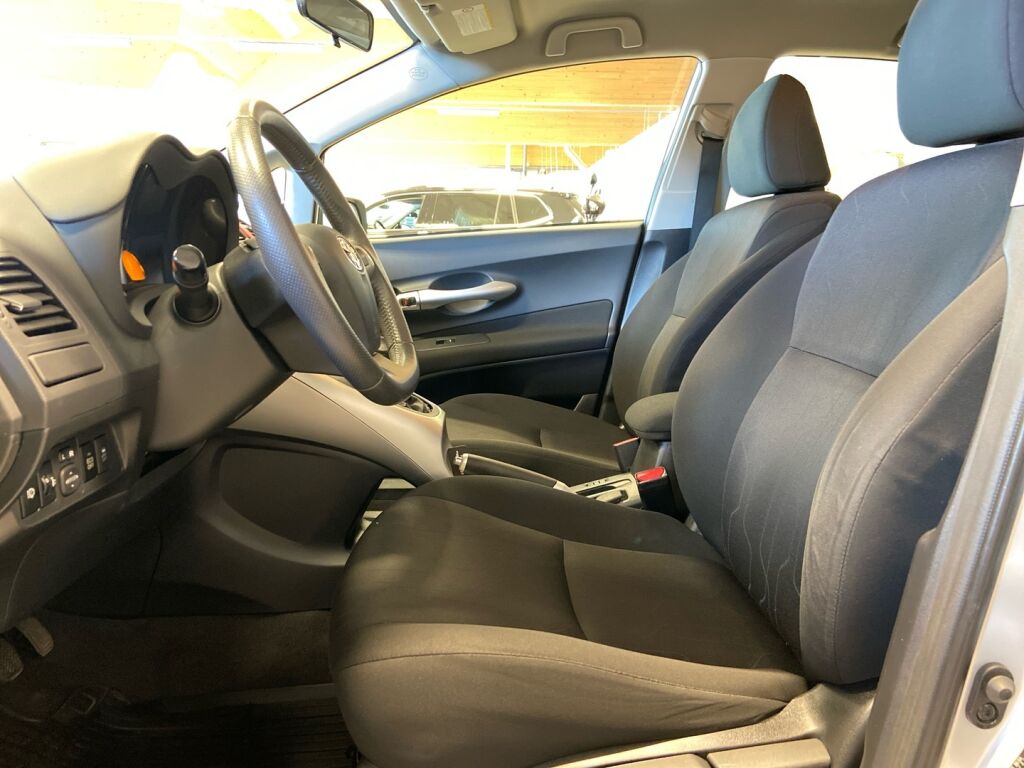 Toyota Auris 2011 Hopea