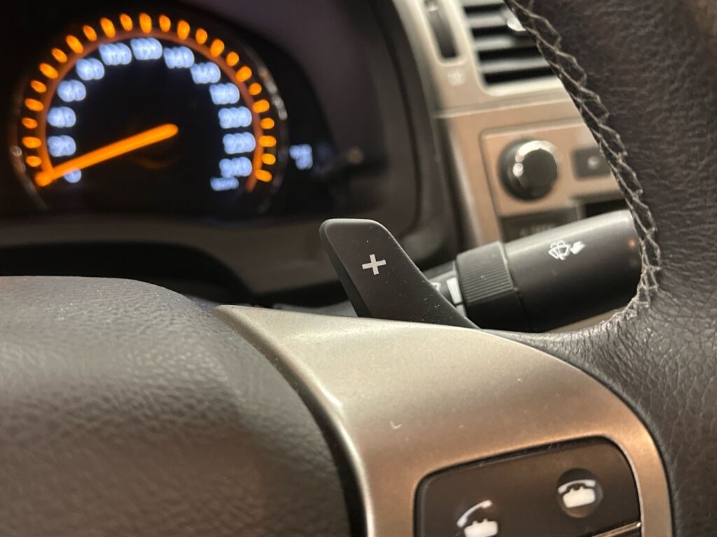 Toyota Avensis 2011 Hopea