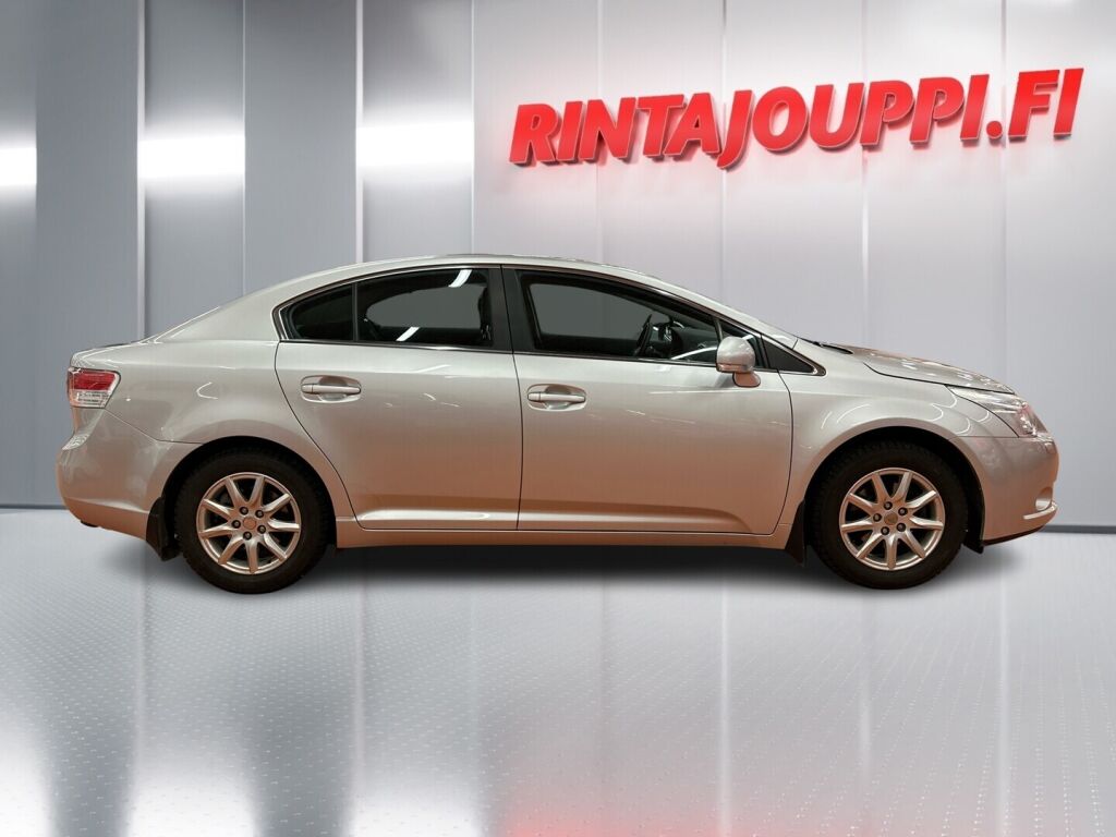 Toyota Avensis 2011 Hopea