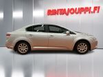 Toyota Avensis 2011 Hopea
