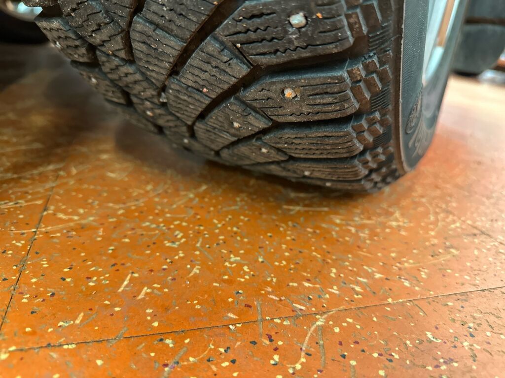 Toyota Avensis 2011 Hopea