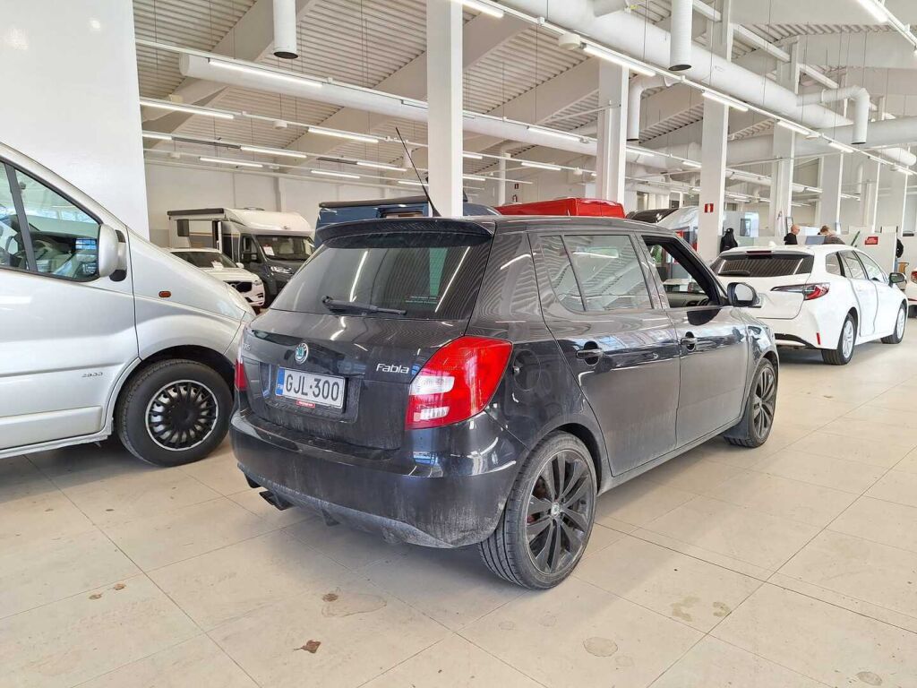 Skoda Fabia 2011 Musta