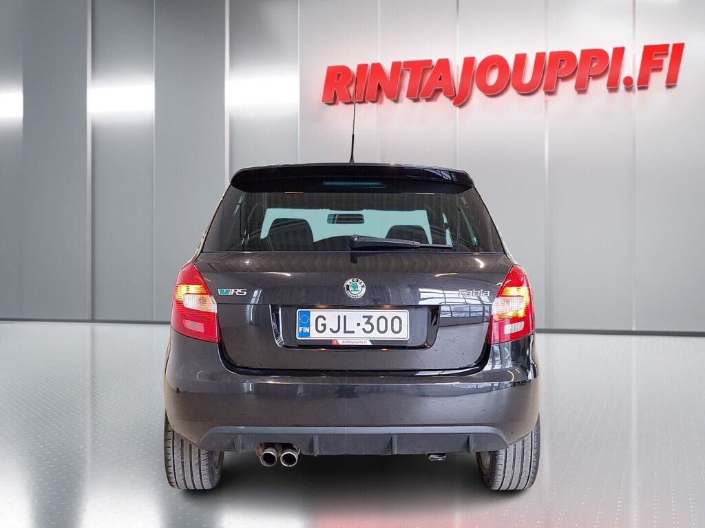 Skoda Fabia 2011 Musta