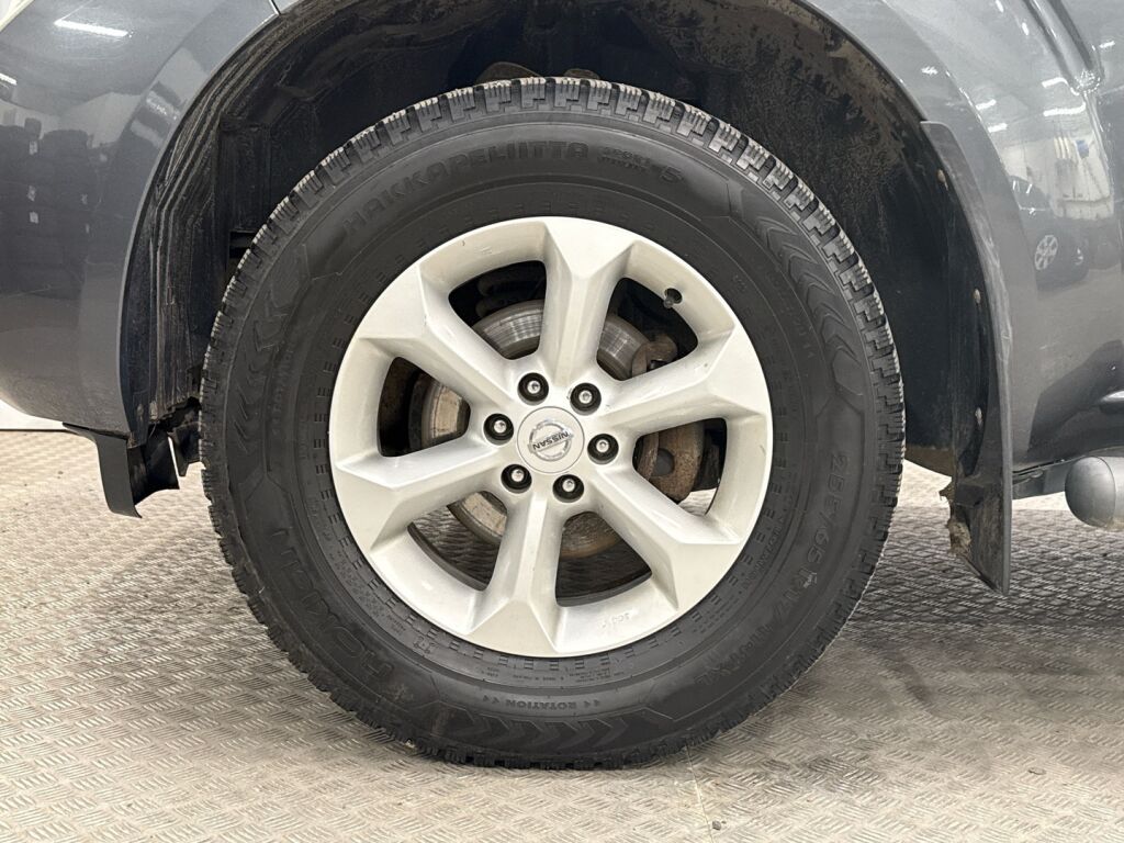 Nissan Navara 2011 Harmaa