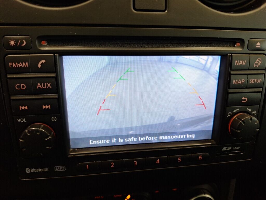 Nissan Qashqai 2011 Punainen