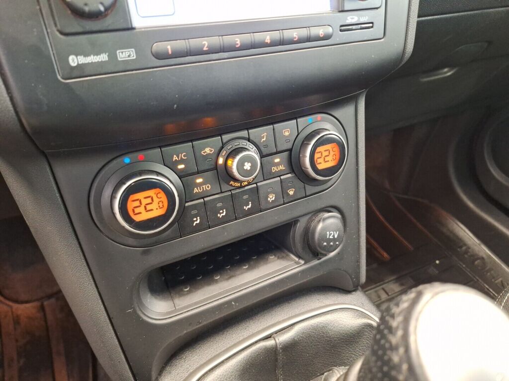 Nissan Qashqai 2011 Punainen