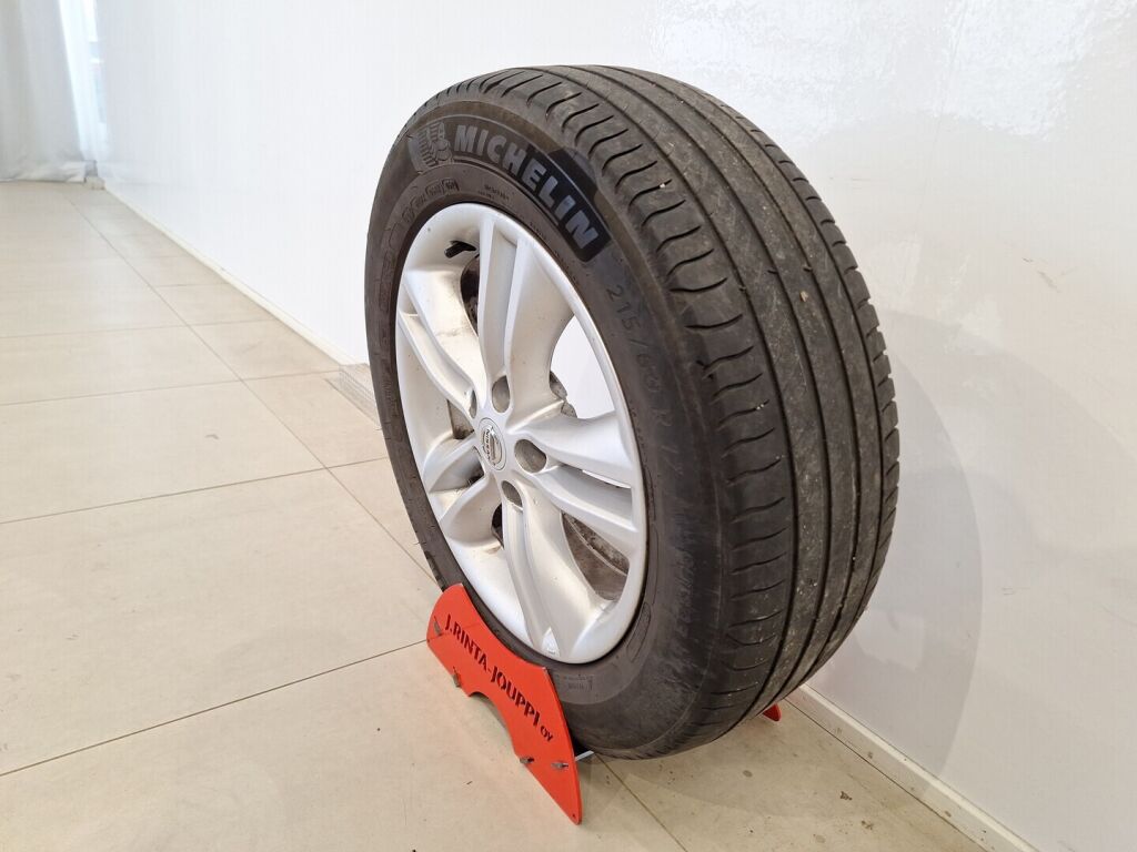 Nissan Qashqai 2011 Punainen