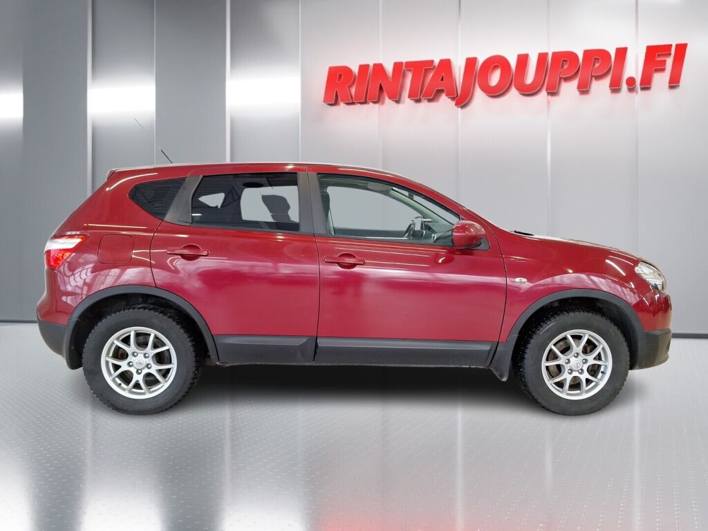 Nissan Qashqai 2011 Punainen