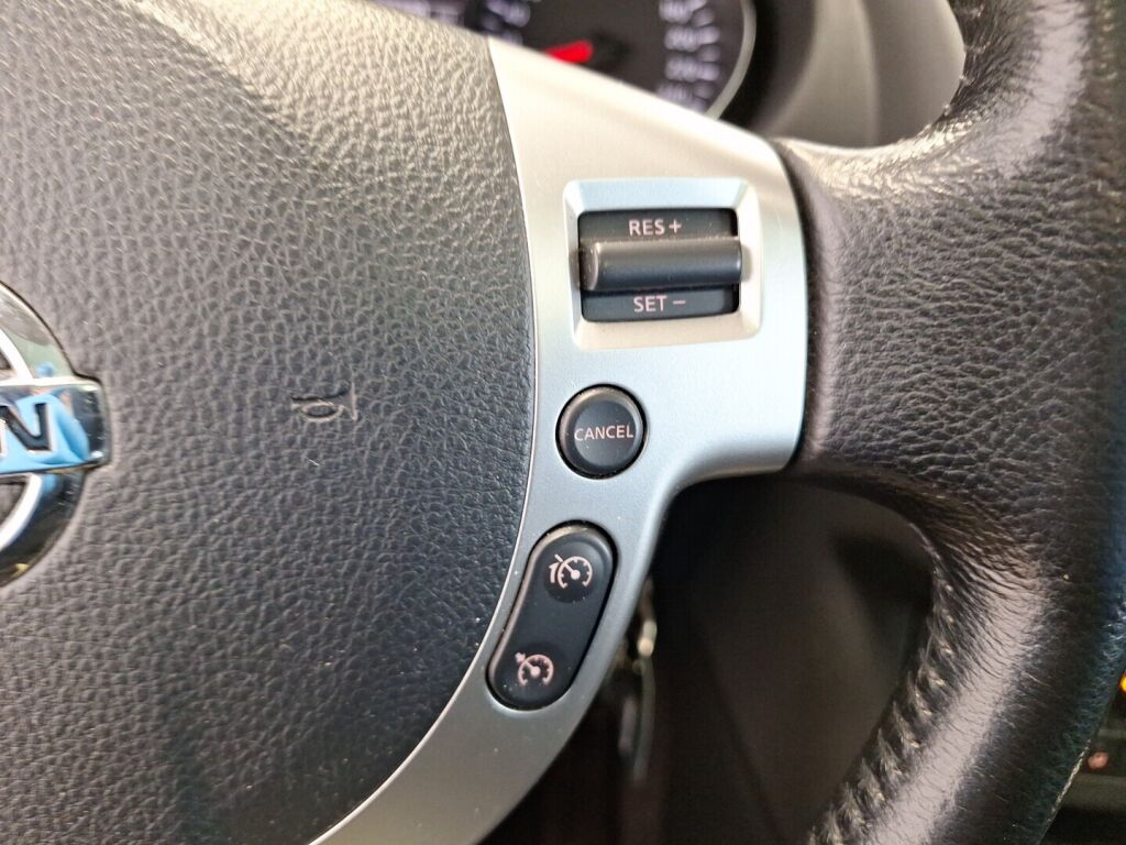 Nissan Qashqai 2011 Punainen