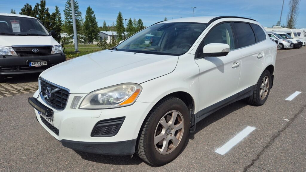 Volvo XC60 2011 Valkoinen