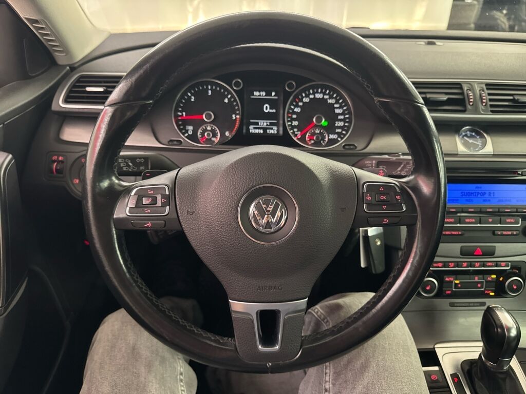 Volkswagen Passat 2011 Harmaa
