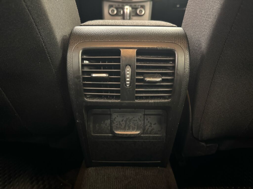 Volkswagen Passat 2011 Harmaa