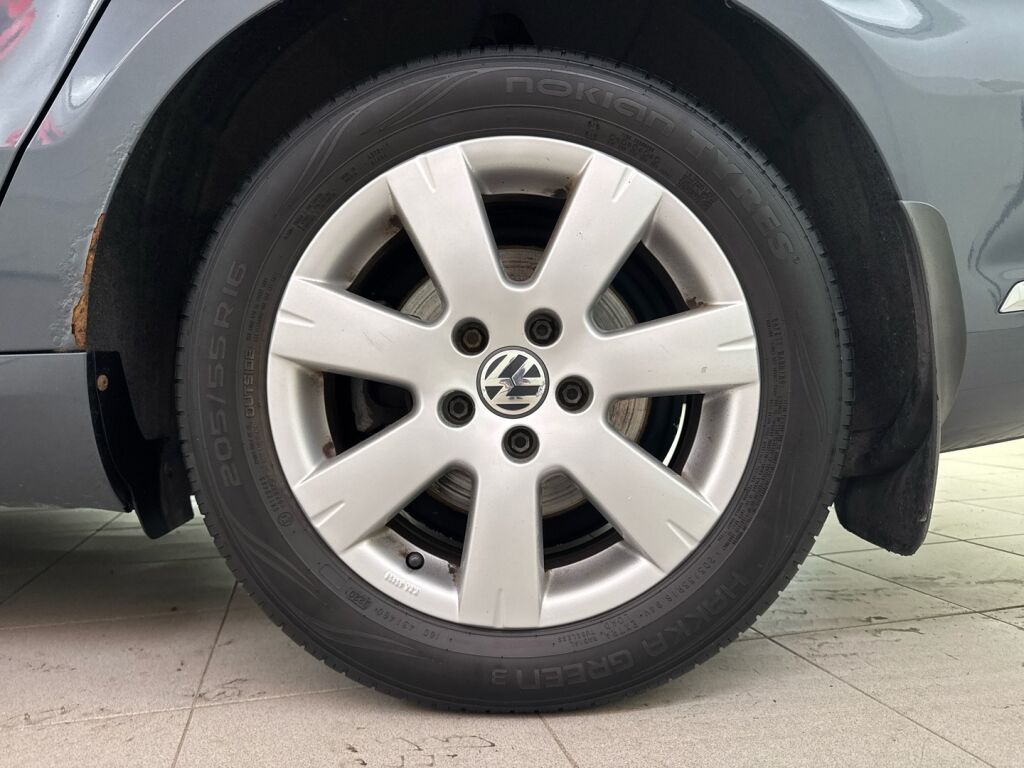 Volkswagen Passat 2011 Harmaa