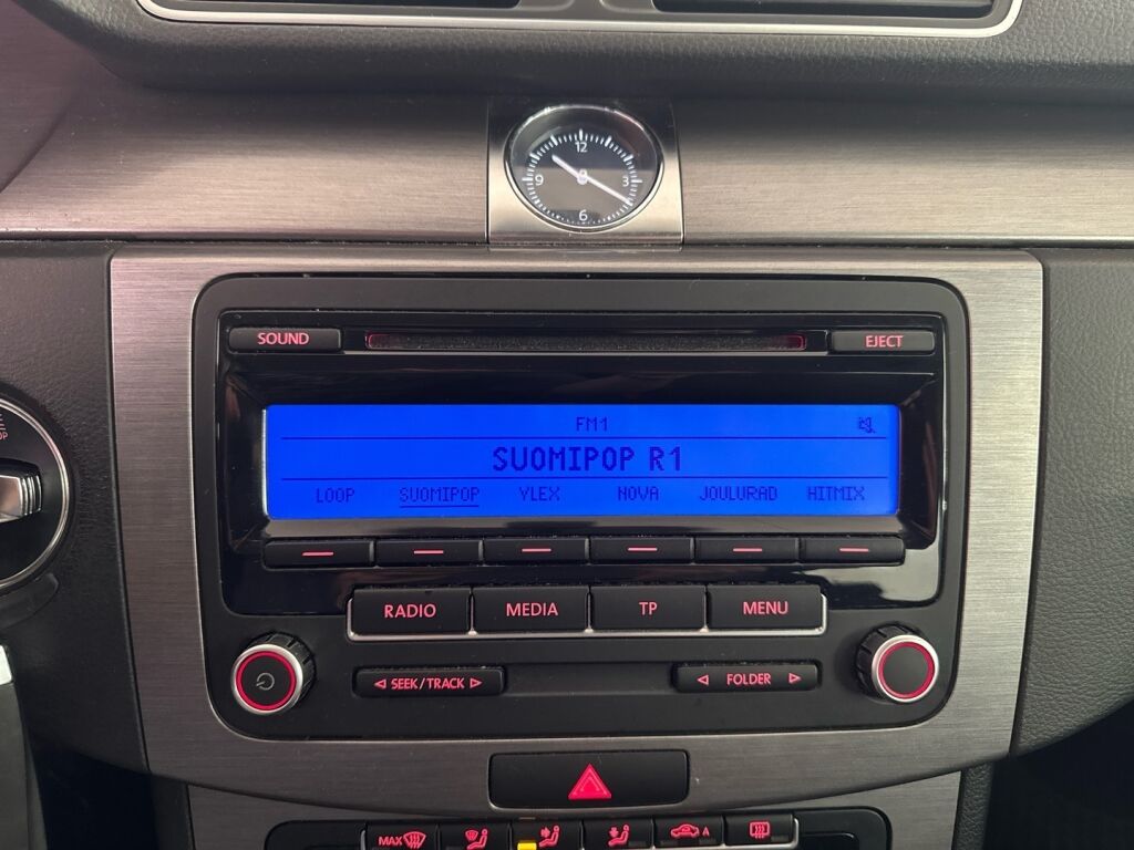 Volkswagen Passat 2011 Harmaa