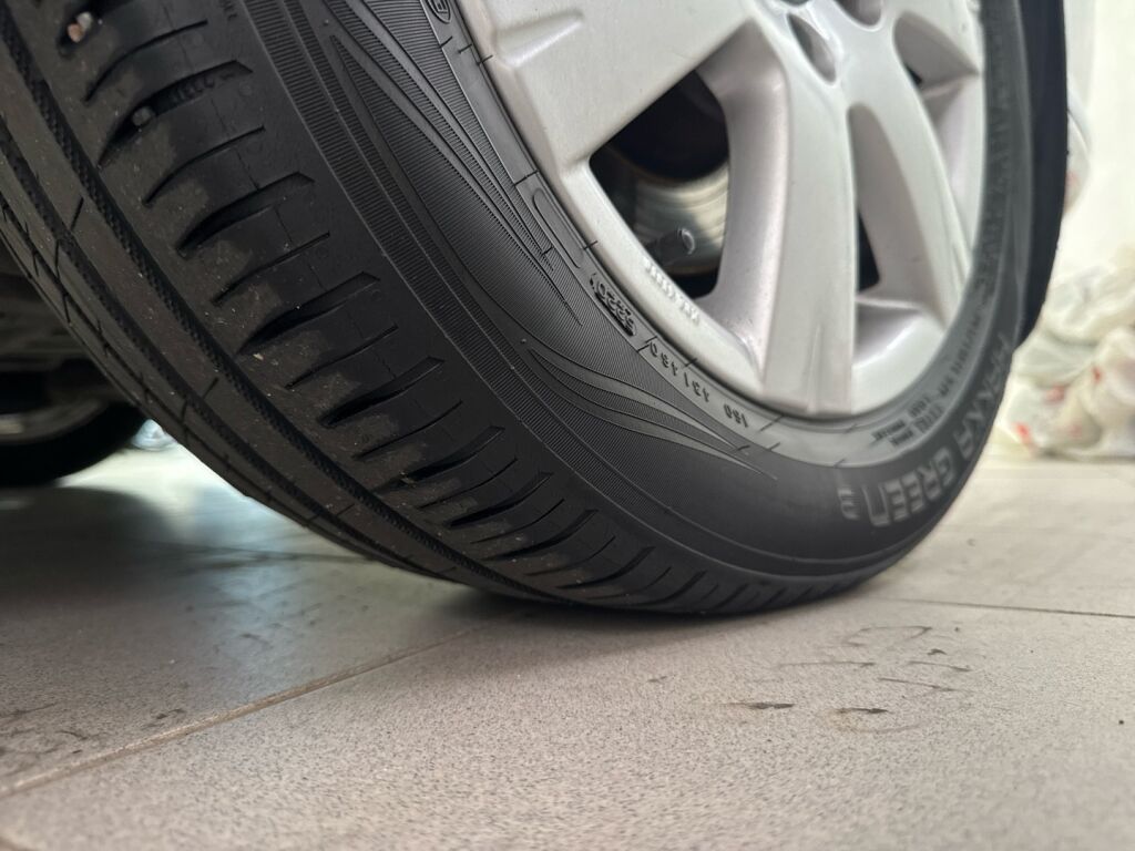 Volkswagen Passat 2011 Harmaa