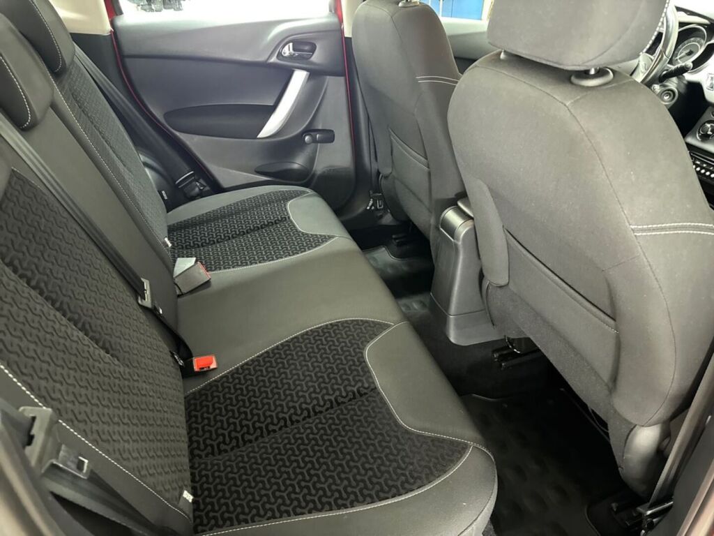 Citroen C3 2011 Punainen