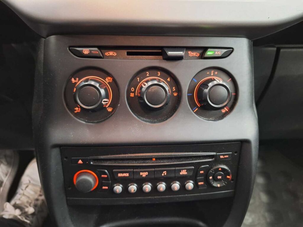 Citroen C3 2011 Punainen