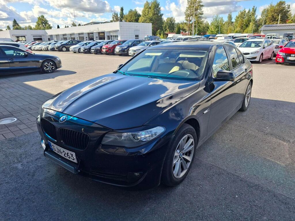 BMW 530 2011 Musta