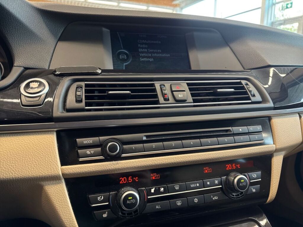 BMW 530 2011 Musta