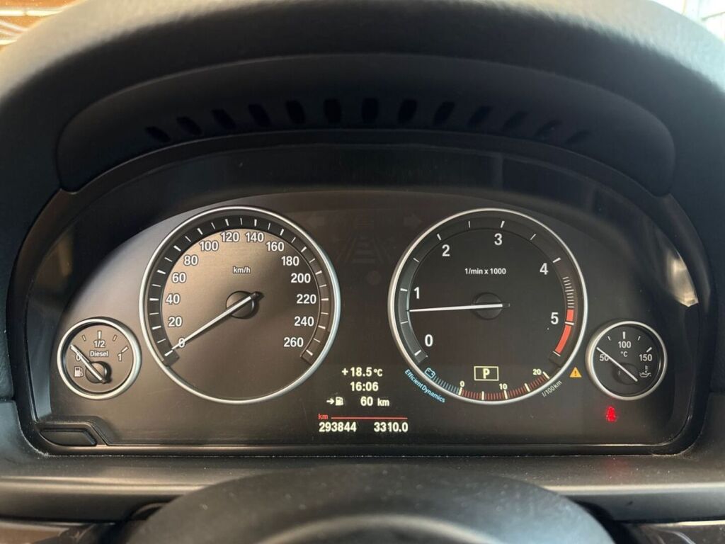 BMW 530 2011 Musta