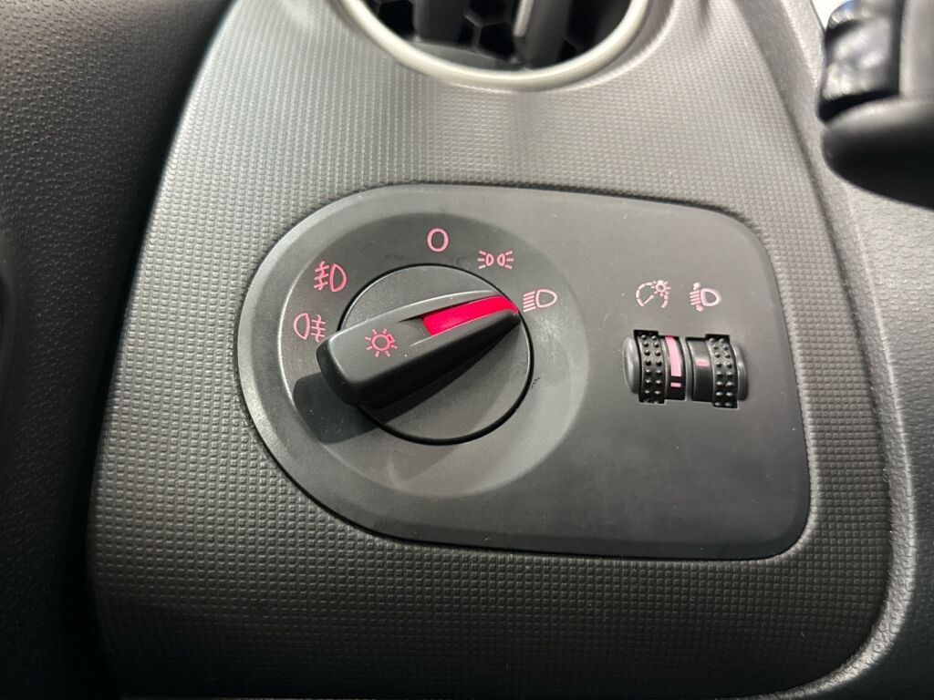 Seat Ibiza 2011 Valkoinen