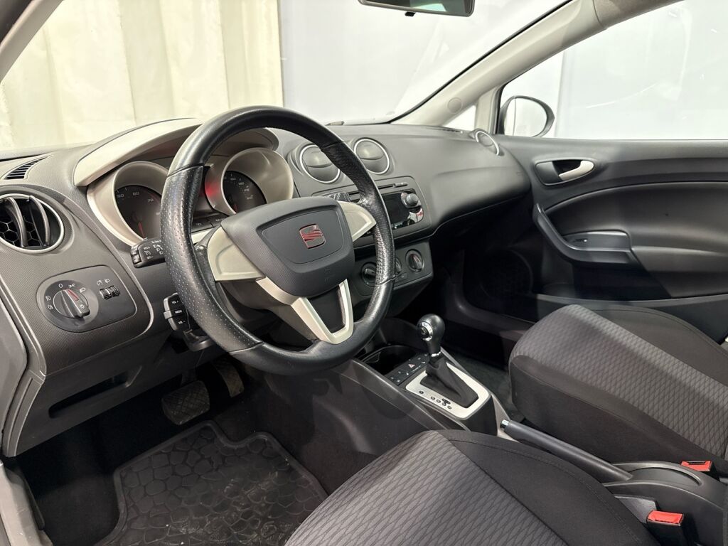 Seat Ibiza 2011 Valkoinen