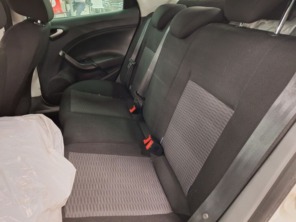 Seat Ibiza 2011 Valkoinen