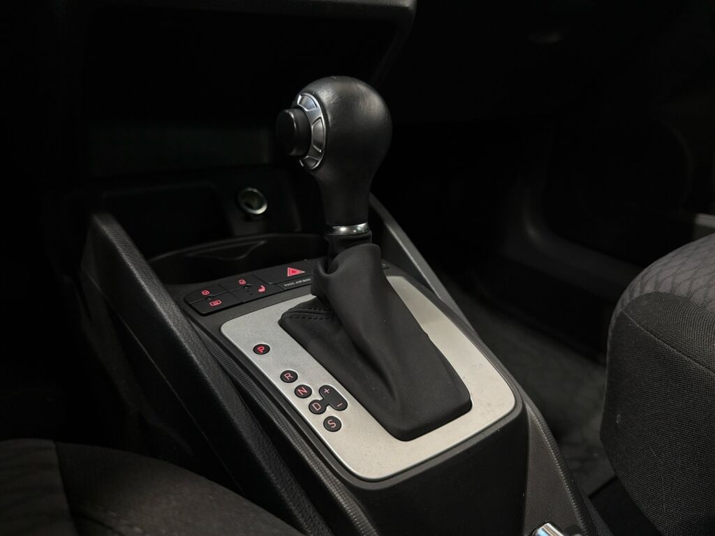 Seat Ibiza 2011 Valkoinen