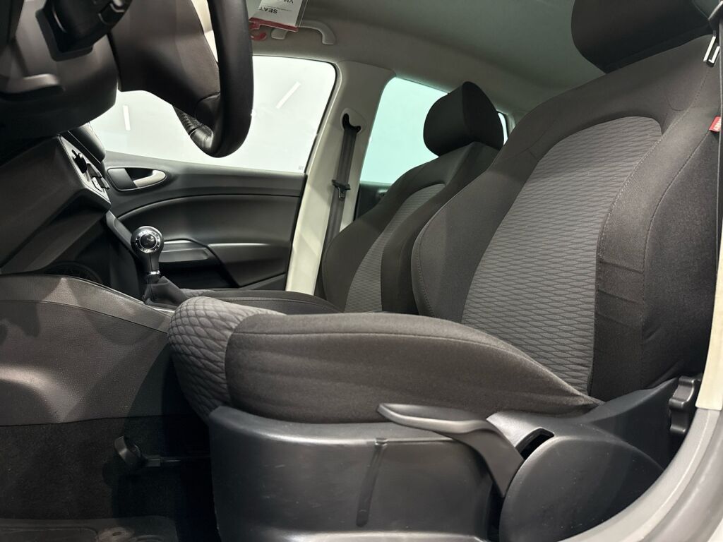 Seat Ibiza 2011 Valkoinen