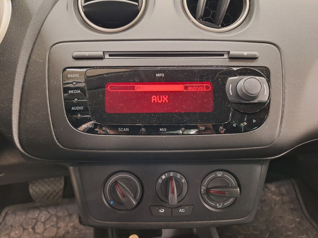 Seat Ibiza 2011 Valkoinen