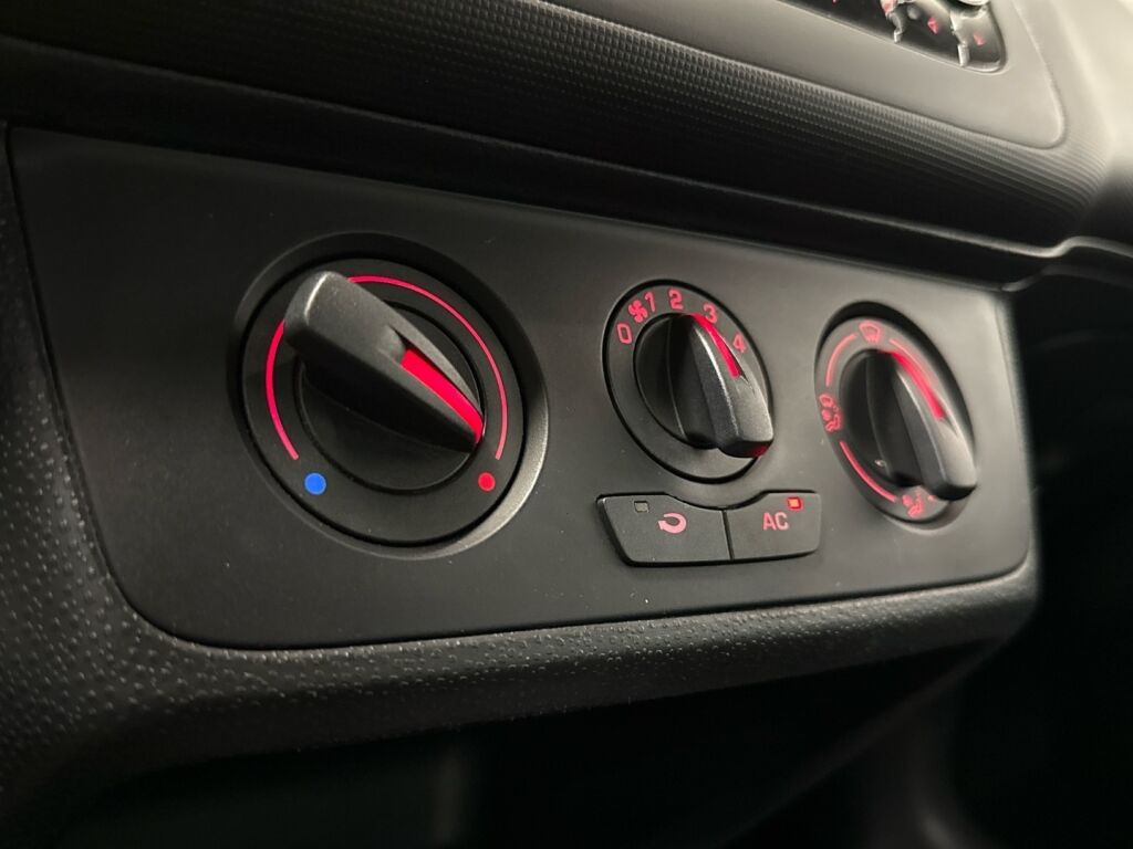 Seat Ibiza 2011 Valkoinen