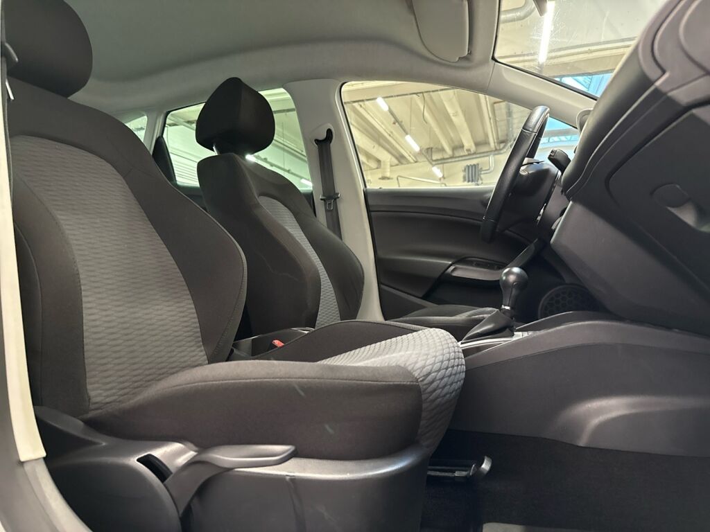 Seat Ibiza 2011 Valkoinen