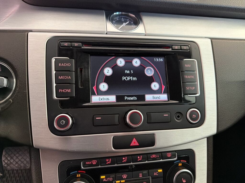 Volkswagen Passat 2011 Ruskea (beige)