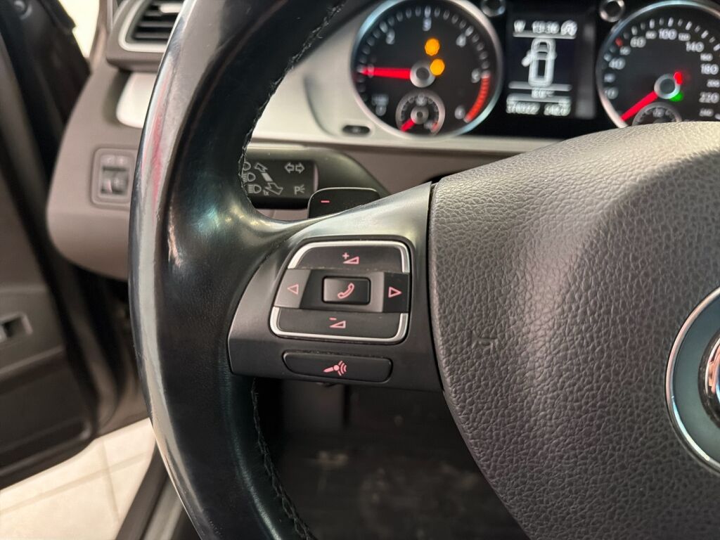 Volkswagen Passat 2011 Ruskea (beige)