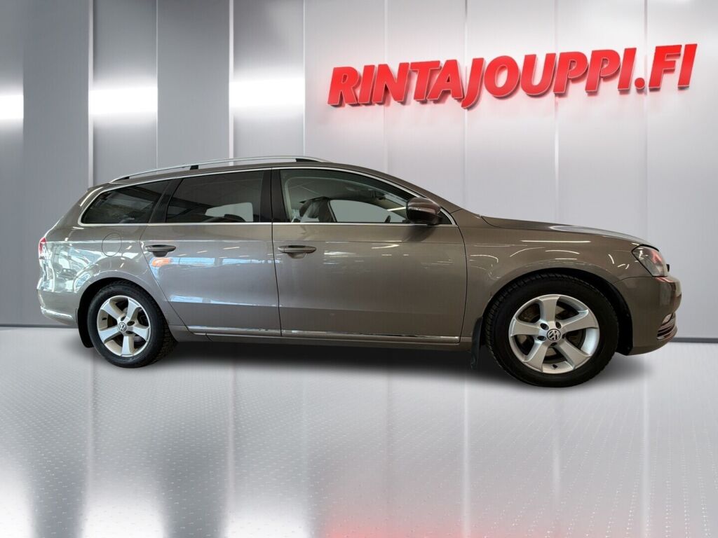 Volkswagen Passat 2011 Ruskea (beige)