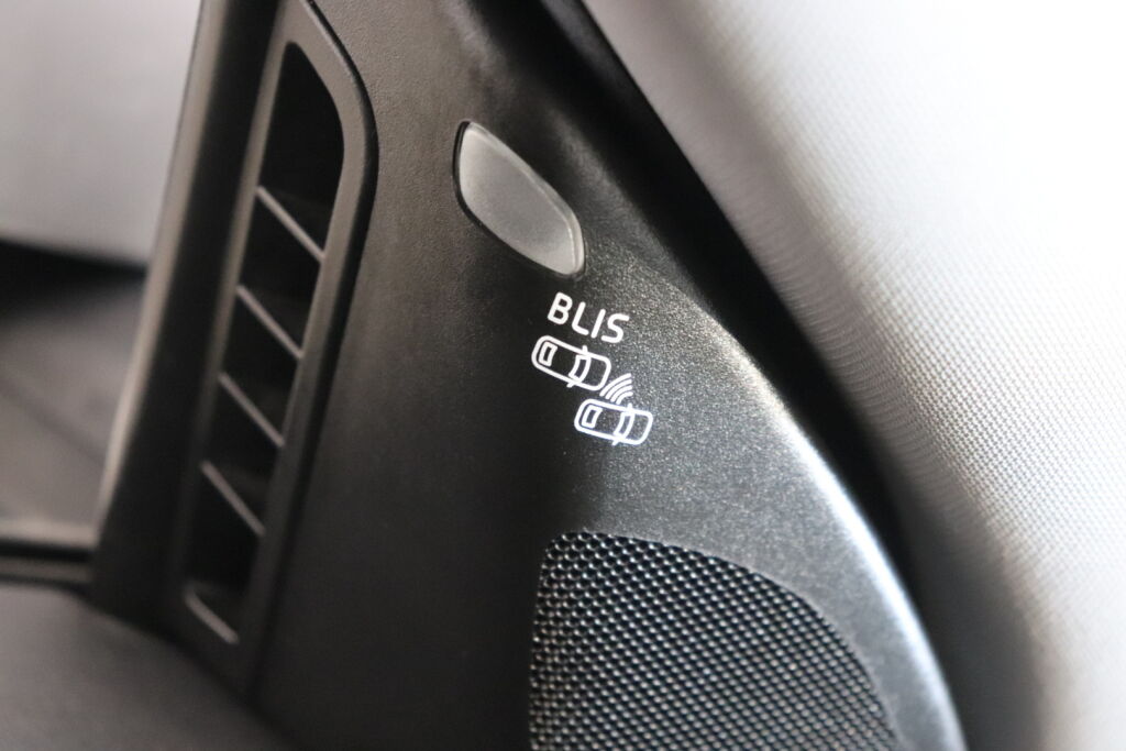 Volvo V50 2011 Harmaa