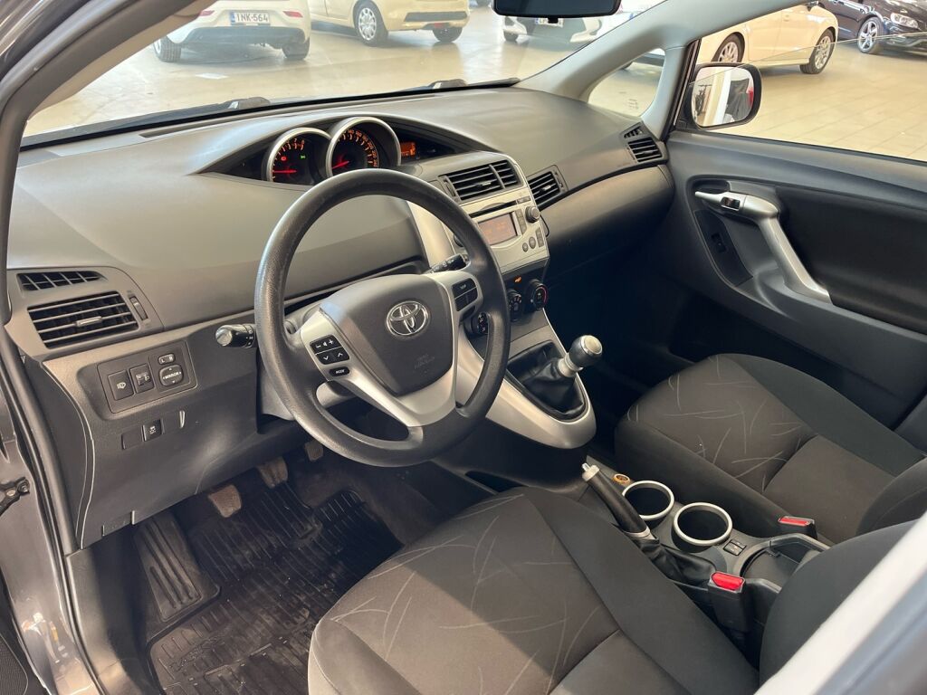 Toyota Verso 2011 Harmaa
